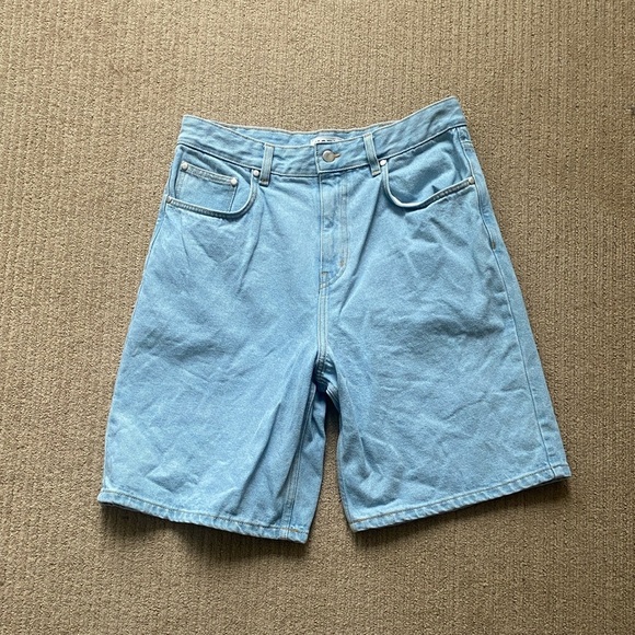 KOTN Antifit Denim Shorts, Light Wash, 31 - Picture 1 of 13